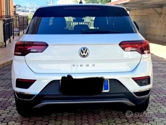Volkswagen T-Roc 2019 photo 2