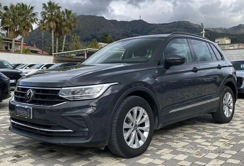 Volkswagen Tiguan 2022 photo 2