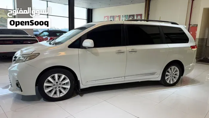 Toyota Sienna 2012 photo 4