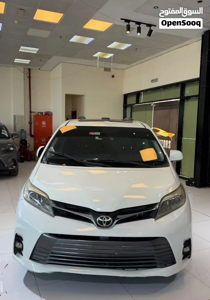 Toyota Sienna 2012 photo 3
