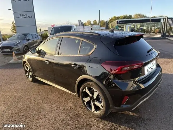 Ford Focus 2024 photo 3