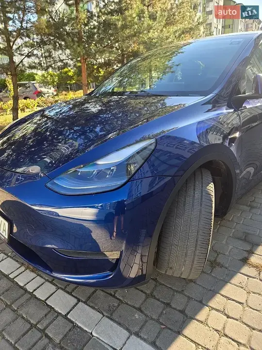 Tesla Model Y 2023 photo 3