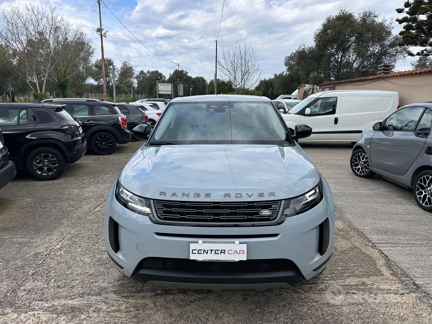 Land Rover Range Rover Evoque 2024 photo 2