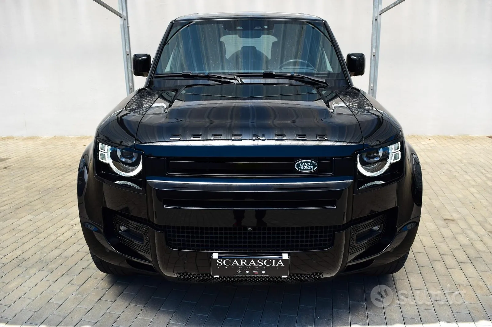 Land Rover Defender 2024 photo 2