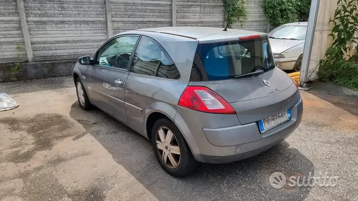 Renault Megane 2004 photo 2