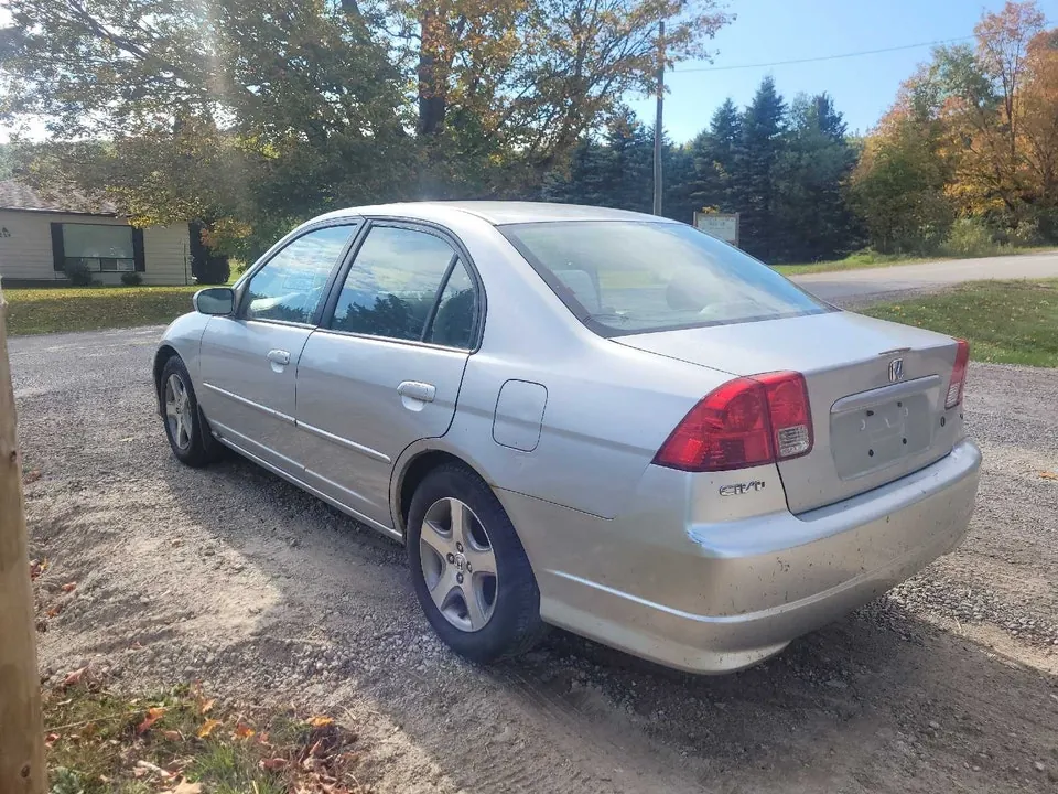 Honda Civic 2004 photo 2