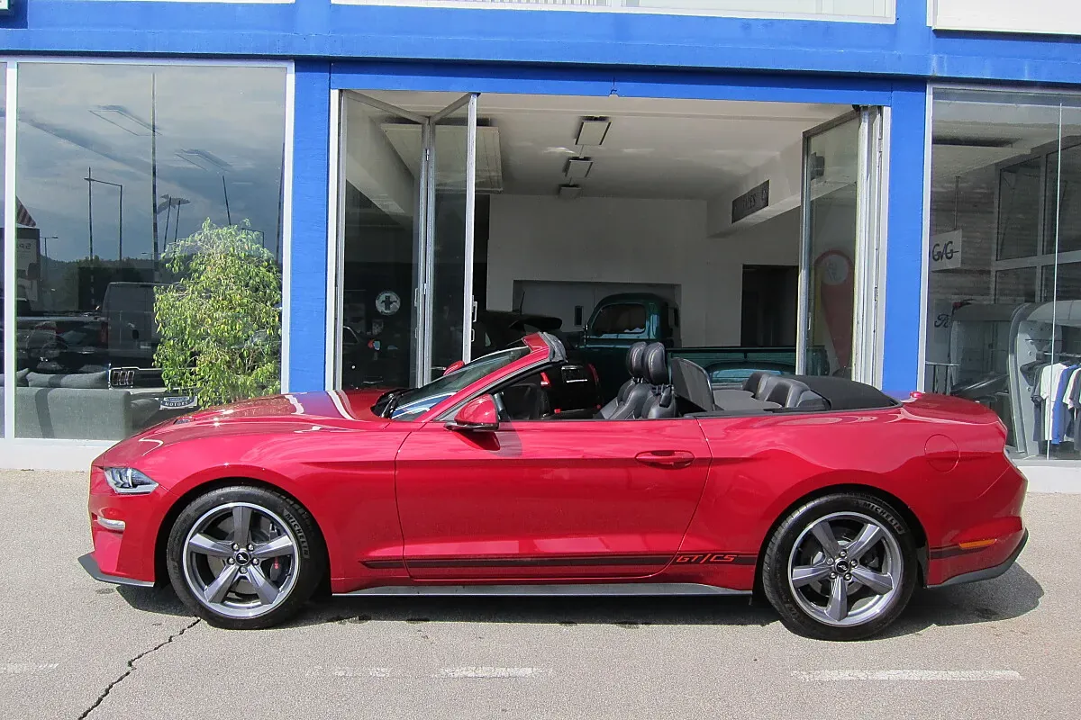 Ford Mustang 2022 photo 2