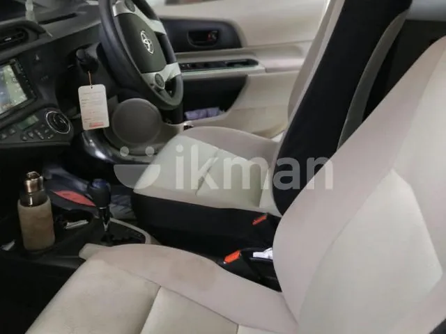Toyota Aqua 2012 photo 2