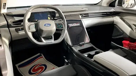 Ford Explorer 2026 photo 4
