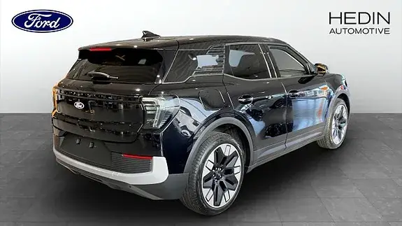 Ford Explorer 2026 photo 2