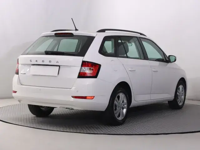 Skoda Fabia 2022 photo 4