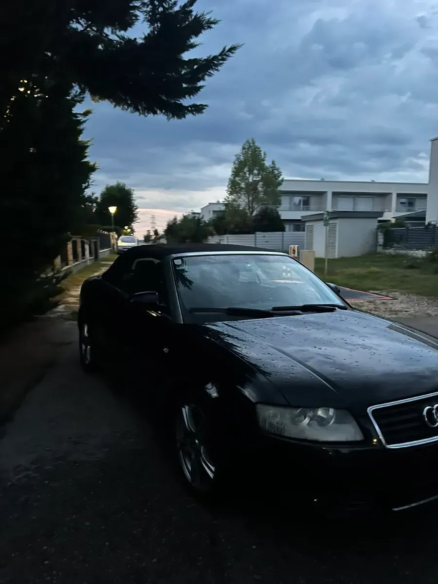 Audi A4 2003 photo 2