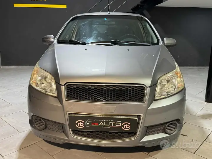 Chevrolet Aveo 2011 photo 3