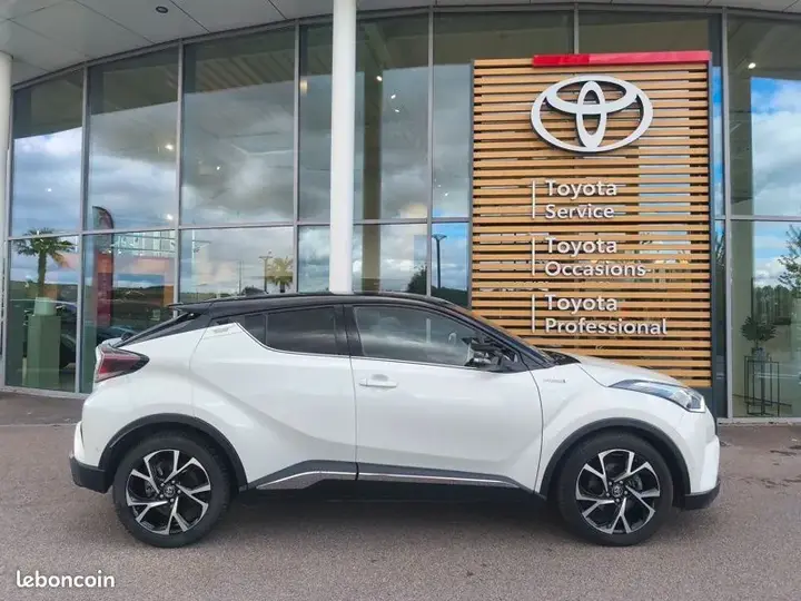 Toyota C-Hr 2019 photo 2
