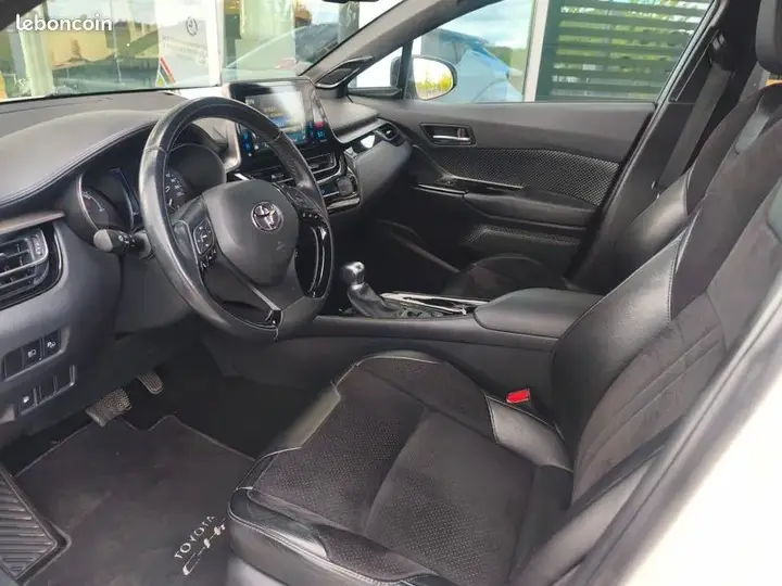Toyota C-Hr 2019 photo 5