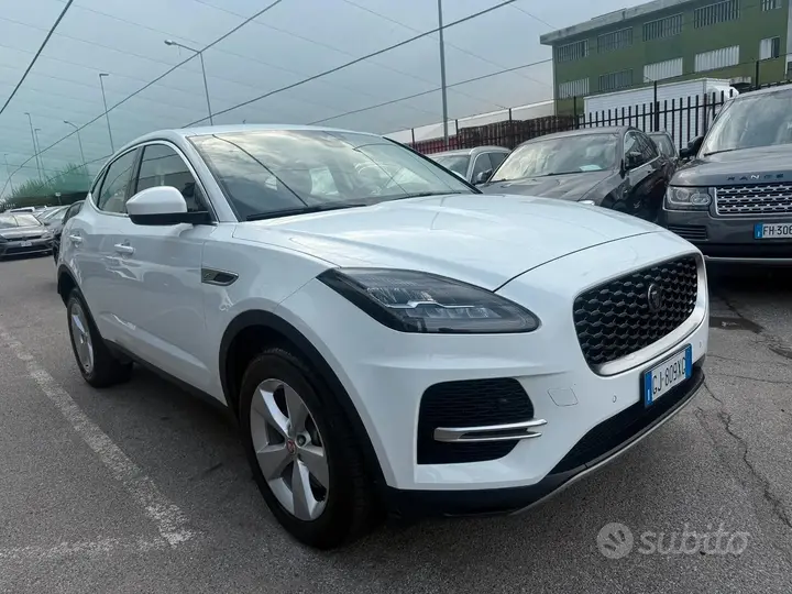 Jaguar E-Pace 2022 photo 2