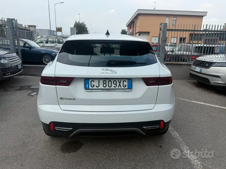 Jaguar E-Pace 2022 photo 4