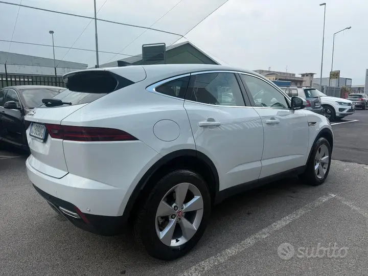 Jaguar E-Pace 2022 photo 3