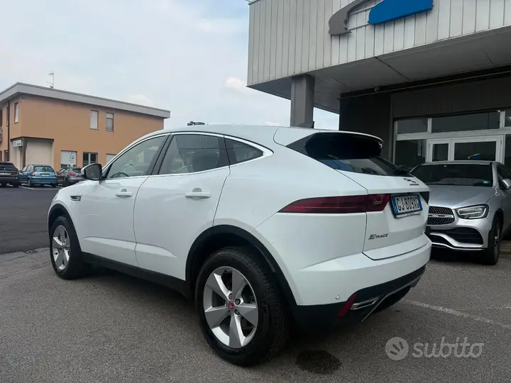 Jaguar E-Pace 2022 photo 5