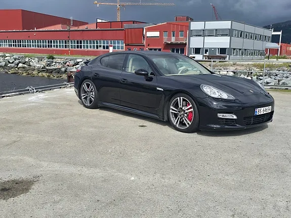 Porsche Panamera Turbo S 2012 photo 2