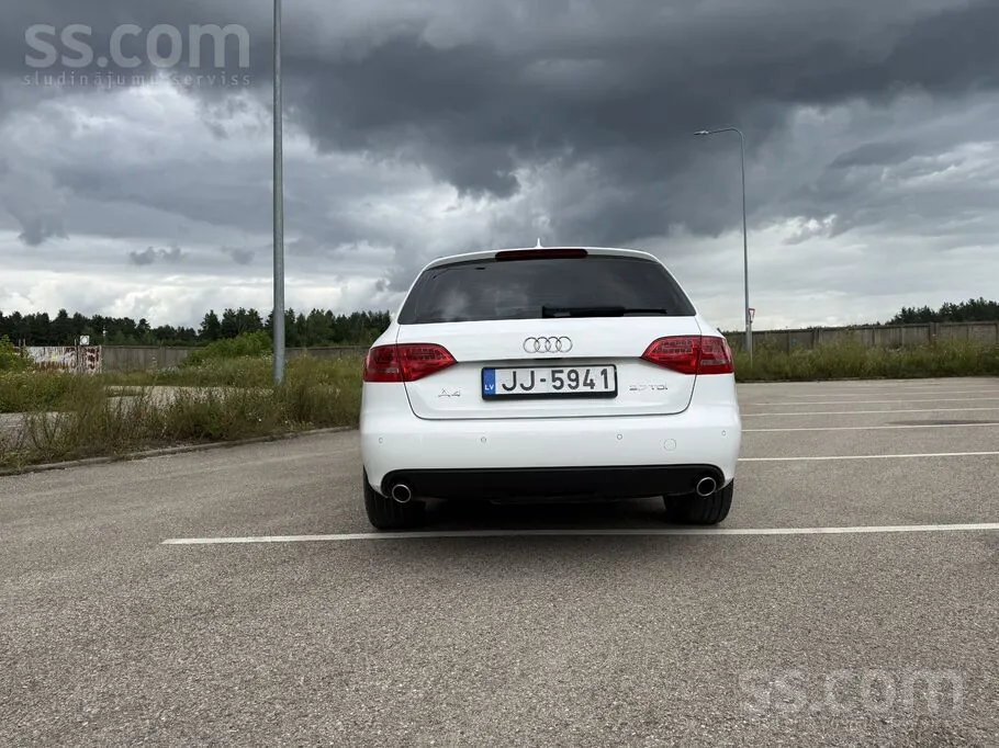 Audi A4 2010 photo 3