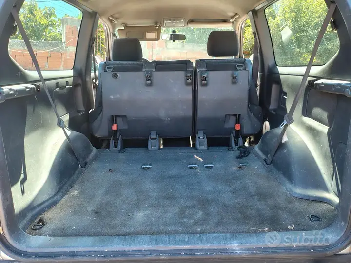 Toyota Land Cruiser 2004 photo 3