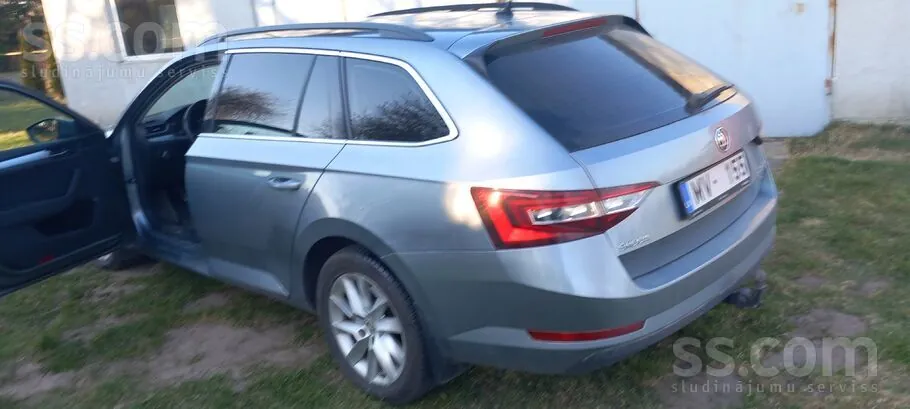 Skoda Superb 2018 photo 2