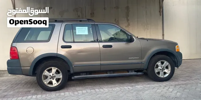 Ford Explorer 2005 photo 2