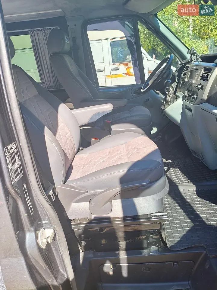 Ford Transit 2011 photo 4