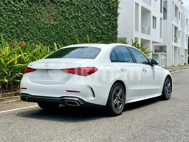 Mercedes-Benz C200 2025 photo 3