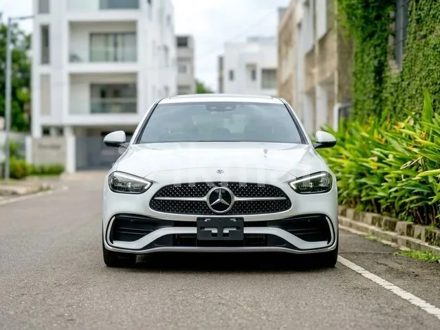 Mercedes-Benz C200 2025 photo 2