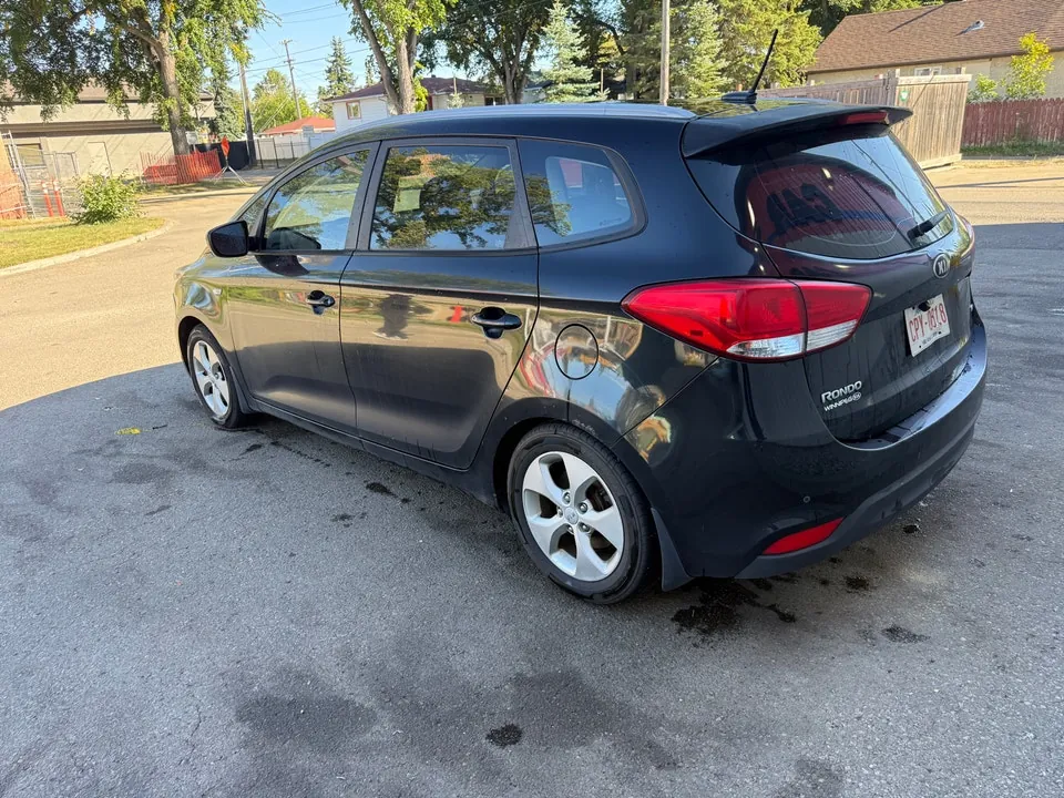 Kia Rondo 2014 photo 3