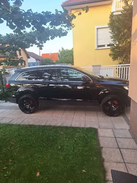 Audi Q7 2006 photo 2