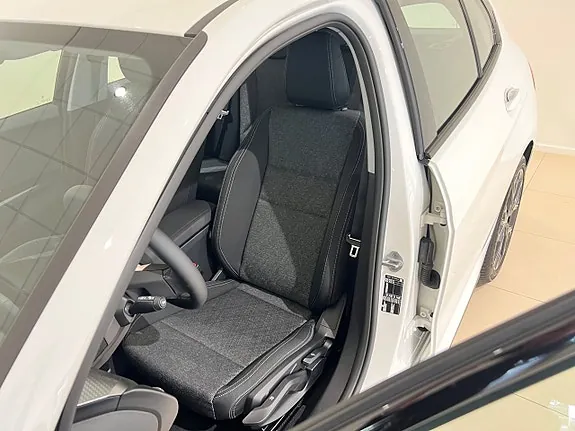 BMW 120 2026 photo 4