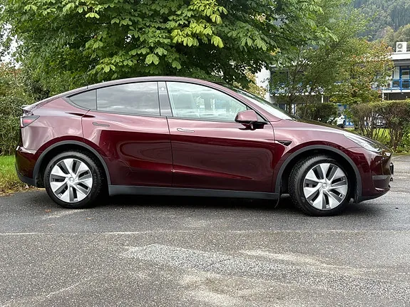 Tesla Model Y 2023 photo 3