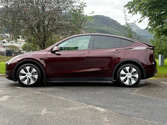 Tesla Model Y 2023 photo 5