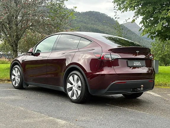 Tesla Model Y 2023 photo 4