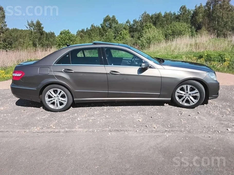 Mercedes-Benz E200 2011 photo 5