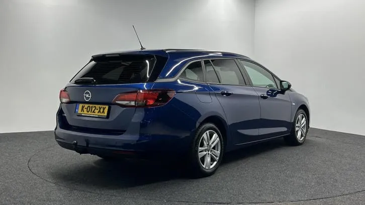 Opel Astra 2021 photo 2