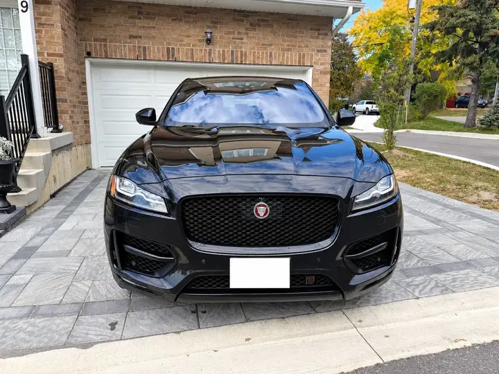 Jaguar F-Pace 2018 photo 2