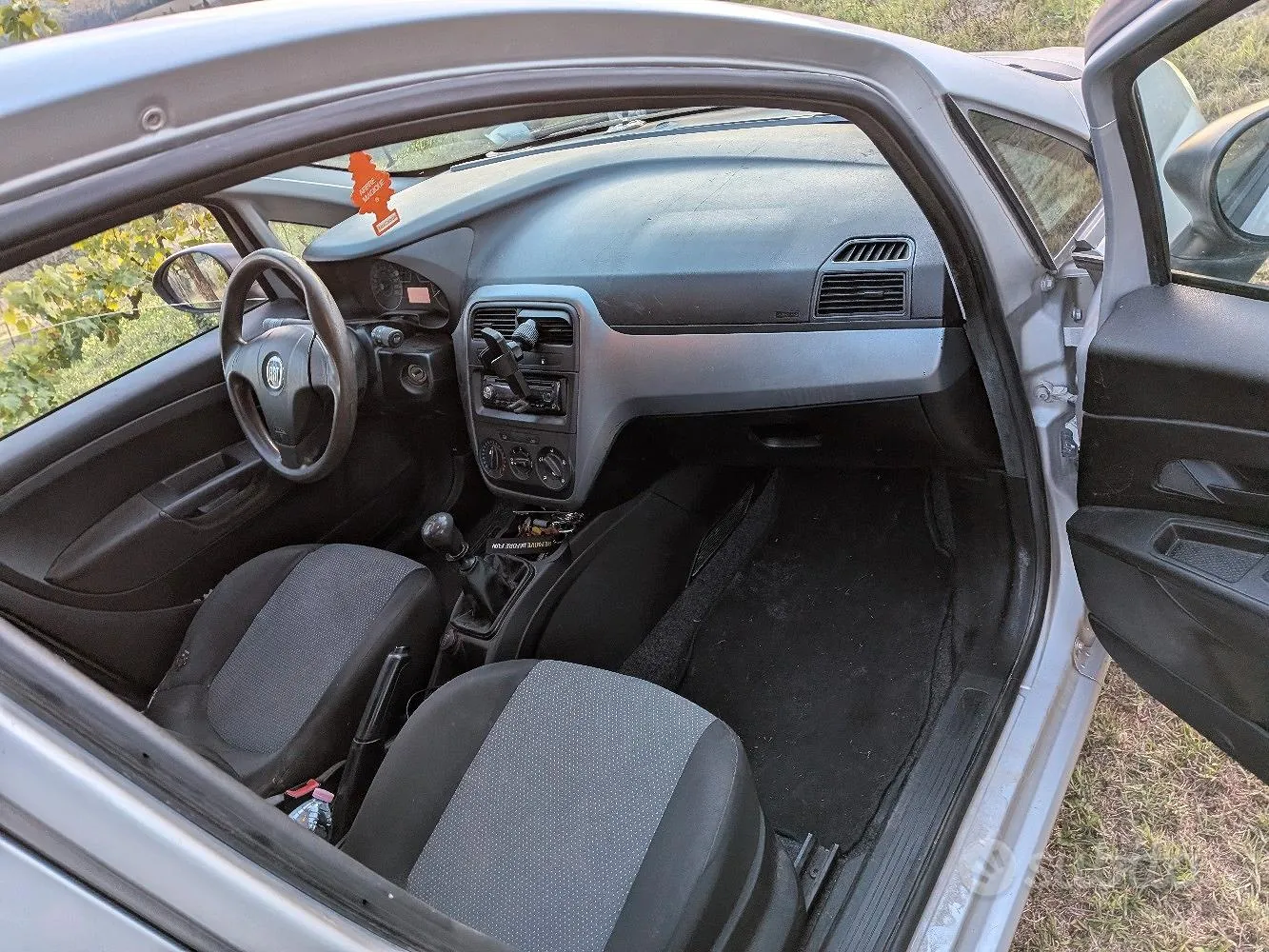 Fiat Grande Punto 2010 photo 5