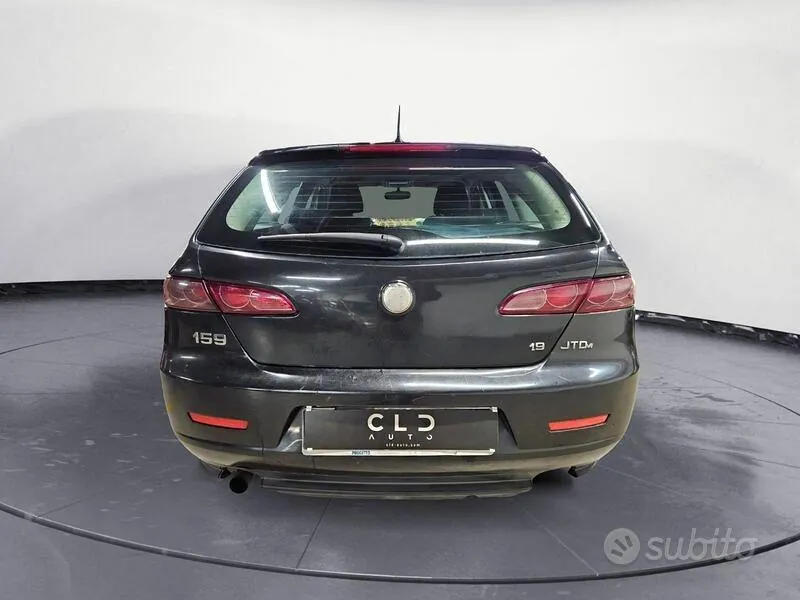 Alfa Romeo 159 2008 photo 4