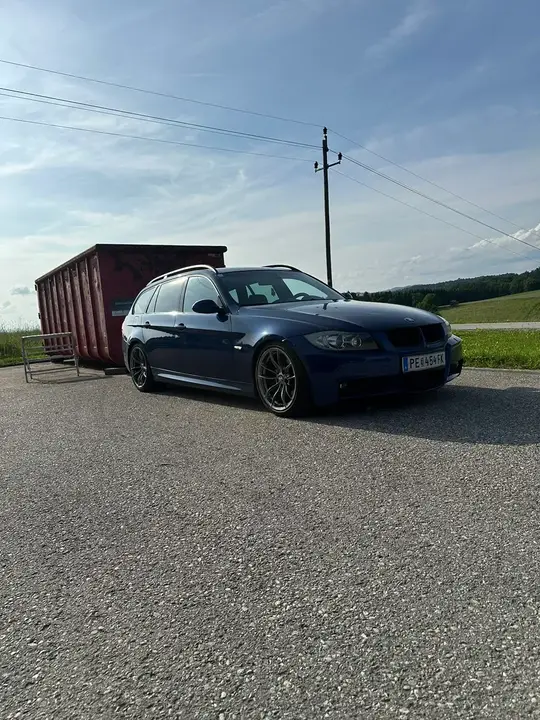 BMW 3 Series 2008 photo 2