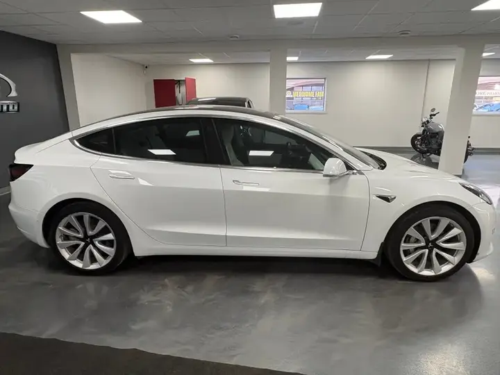 Tesla Model 3 2018 photo 5