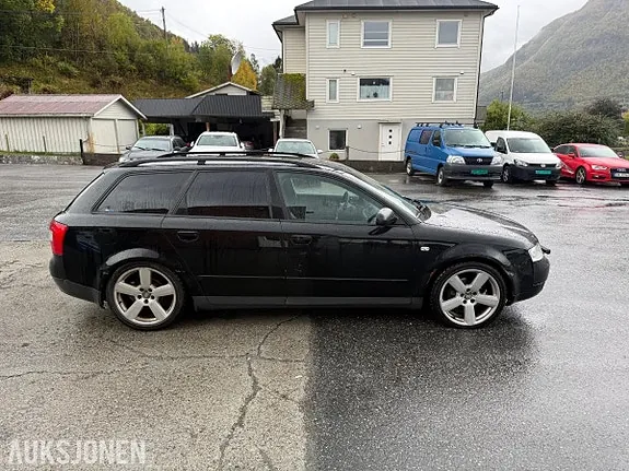 Audi A4 2003 photo 2