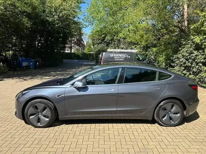 Tesla Model 3 2020 photo 4