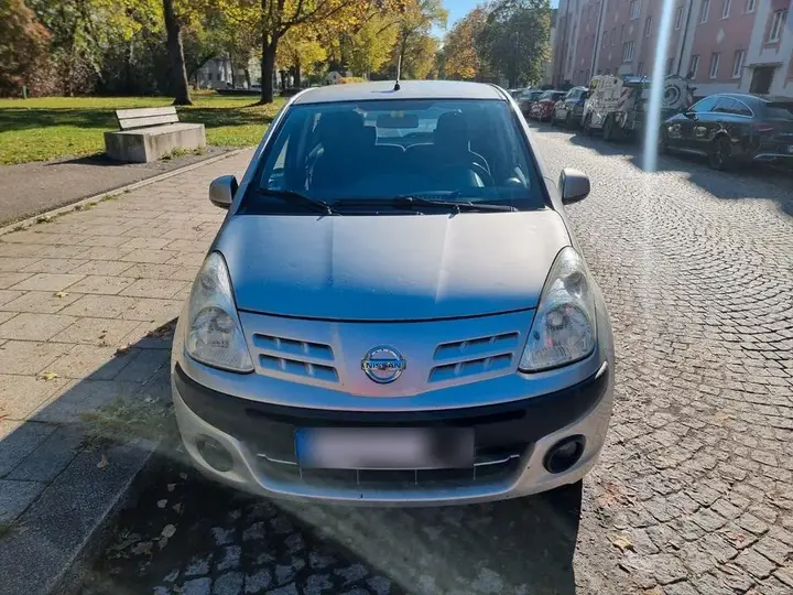 Nissan Pixo