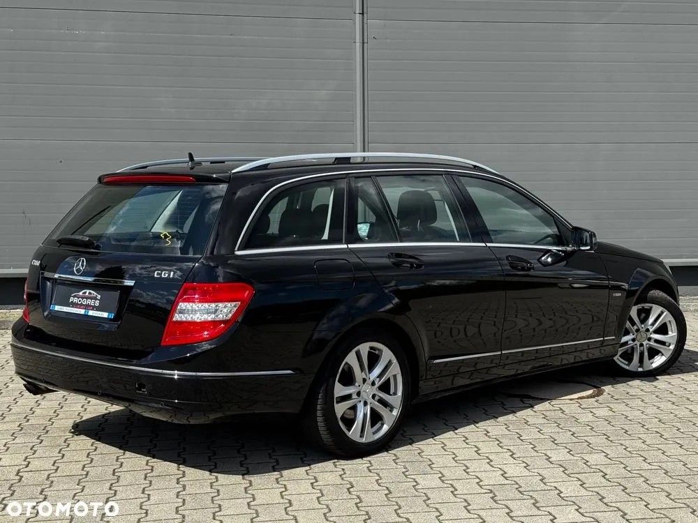 Mercedes-Benz C-Class 2011 photo 3