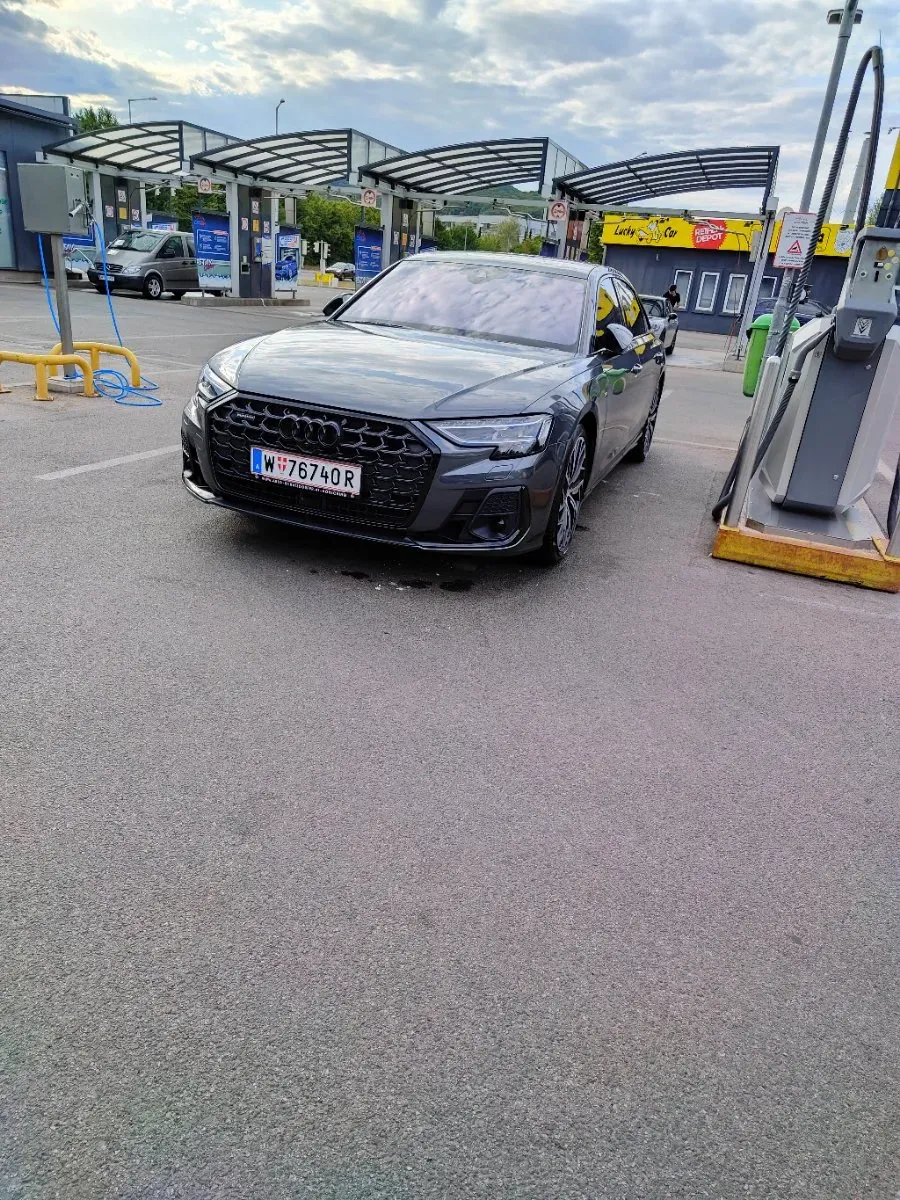Audi A8 2023 photo 3