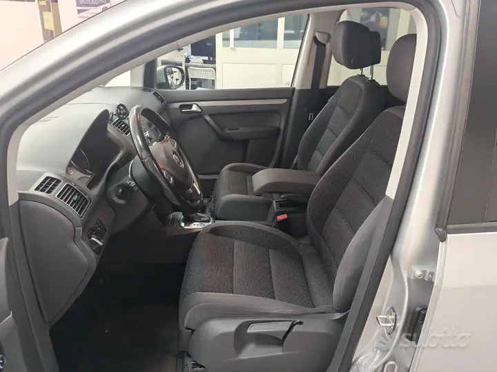 Volkswagen Touran 2015 photo 3